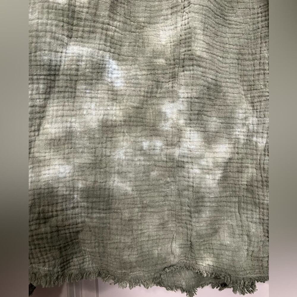 Like New Cloth & Stone Anthropologie Small Tie Dye Long Sleeve Top Raw Hem Green - Picture 4 of 6